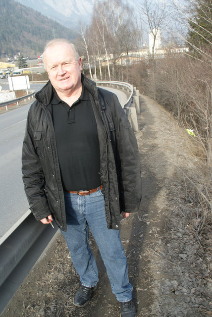 Edi Rieger lässt sich die Kritik an seinen Aussagen nicht gefallen und teilt aus.