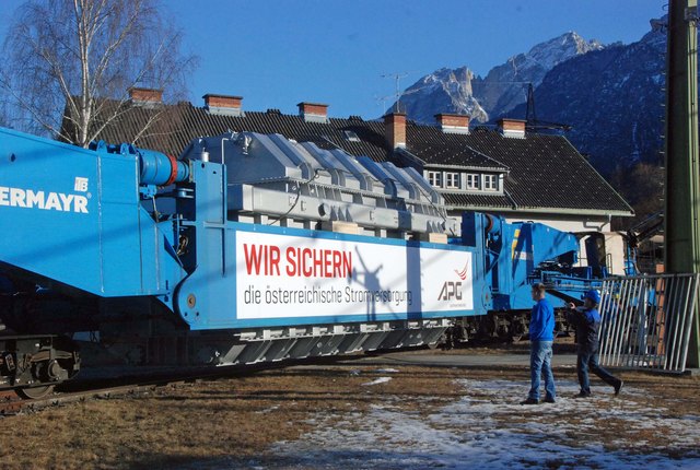 Über 500 Tonnen bringt der Sondertransport quer duch Östterreich auf die Schiene | Foto: APG