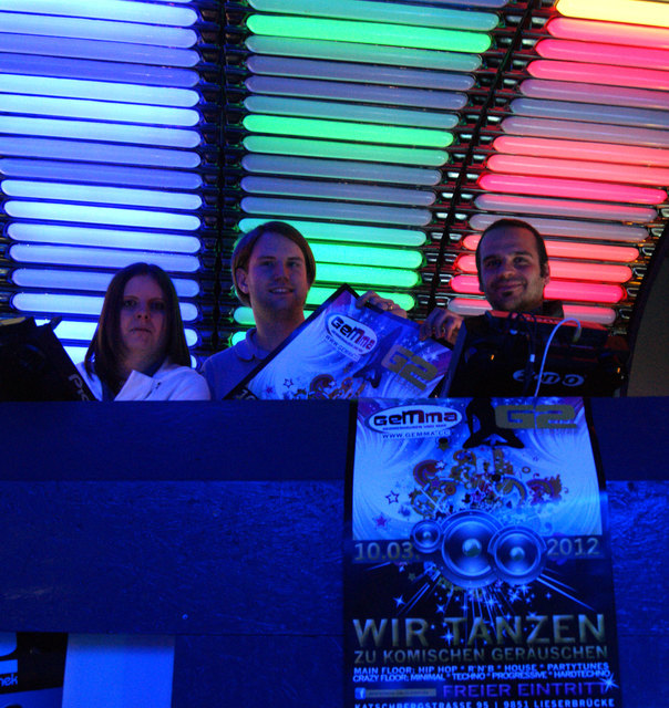 Tanzen zu komischen Geräuschen: Sabine Drabosenig, Marc Germeshausen und Sandro Sarman v.l.