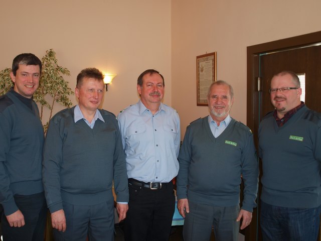 Bezirksleiter Alfred Ertl (2.v.r.) mit dem neuen Vorstand der Ortseinsatzstelle Kaindorf (v.l.) Gerald Falkner, Werner Bruchmann, Manfred Peinsipp, Gerhard Fuchs