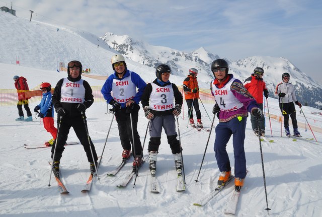 …die „Altmeister“ am Start zur Vereinsmeisterschaft Stams (zusammen mehr als 280 Jahre). | Foto: Skiverein Stams