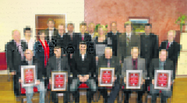 Im Rahmen einer Festsitzung des Greinbacher Gemeinderates wurden ehemalige Gemeindemandatare geehrt. Foto: Mayer