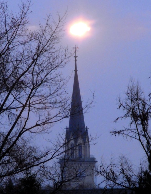 Mystische Erscheinung über der Villacher Stadtpfarrkirche St. Jakob am Morgen!