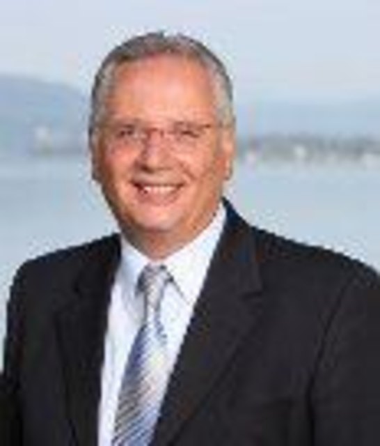 „In Wahrheit gibt es ein derartiges Arbeitsgremium mit Expertinnen und Experten bereits, das auf Initiative von LHStv. Peter Kaiser ins Leben gerufen wurde und woran auch Dörfler selbst ursprünglich beteiligt war – nachdem kritische Punkte am öffentlichen Verkehr laut wurden, kehrte der FPK Verkehrsreferent diesem Gremium jedoch den Rücken zu, anstatt seine Verantwortung wahr zu nehmen und den Handlungsbedarf anzuerkennen“, stellt Rohr klar. Die Rede ist vom Kärntner Aktionsplan für Mobilität und Gesundheit