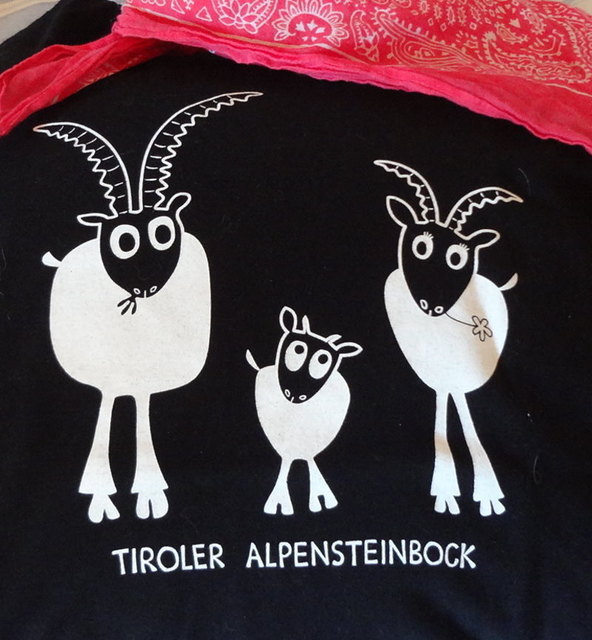 T-Shirt von KONTAKTIL