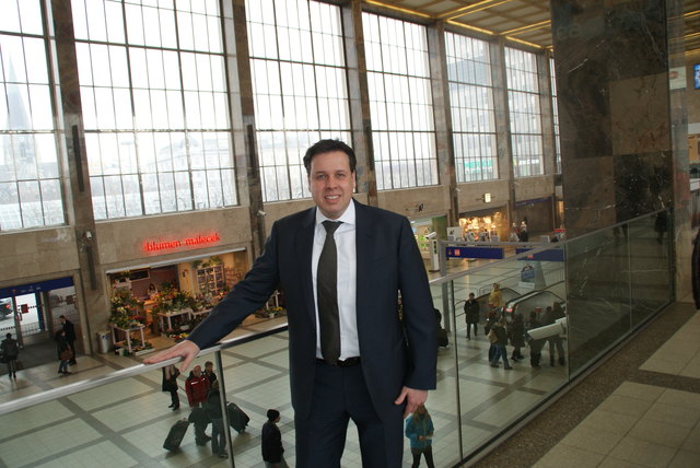 Ralph Teuber, Manager der BahnhofCity Wien West, zieht nach drei Monaten eine erste positive Bilanz. | Foto: nm