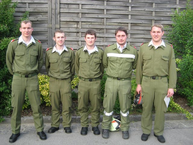 Die 5 Teilnehmer aus dem Abschnitt Ried-Nord (v.l.n.r.): AIGNER David (FF Walchshausen), LANDLINGER Stefan (FF Walchshausen), BRÜCKL Martin (FF Walchshausen), WALCHETSEDER Franz (FF Großweiffendorf), BRANDSTETTER Stephan (FF Walchshausen)