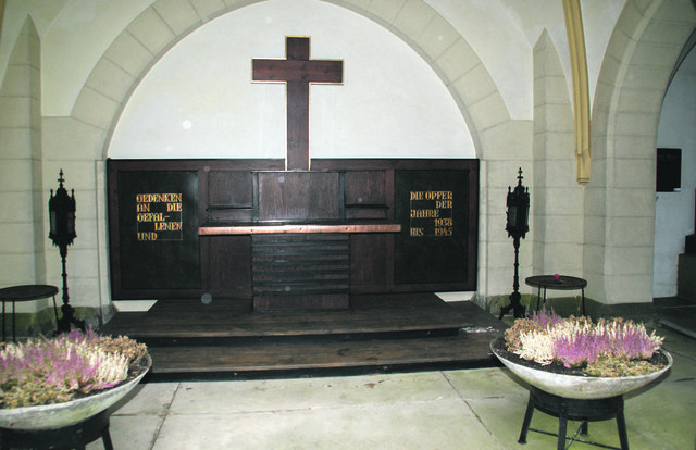 Im Stadtfriedhof gibt es eine Gedenkstätte für die Gefallenen der Jahre 1938 bis 1945. | Foto: Streif
