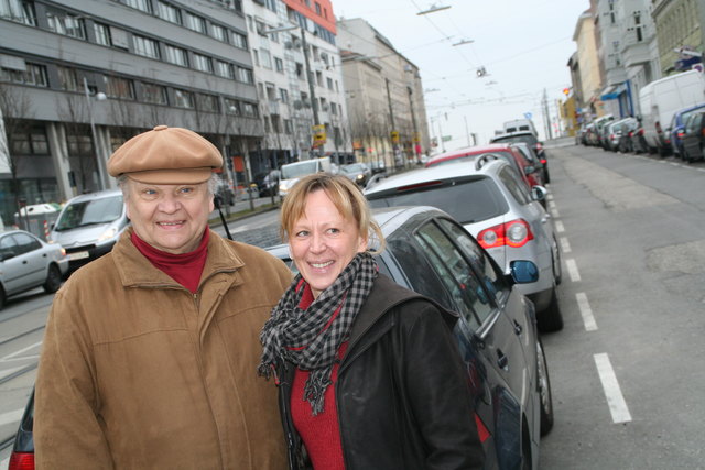 Reine Abzocke sei das Parkpickerl für Favoriten, finden Katharina B. und Harald B.