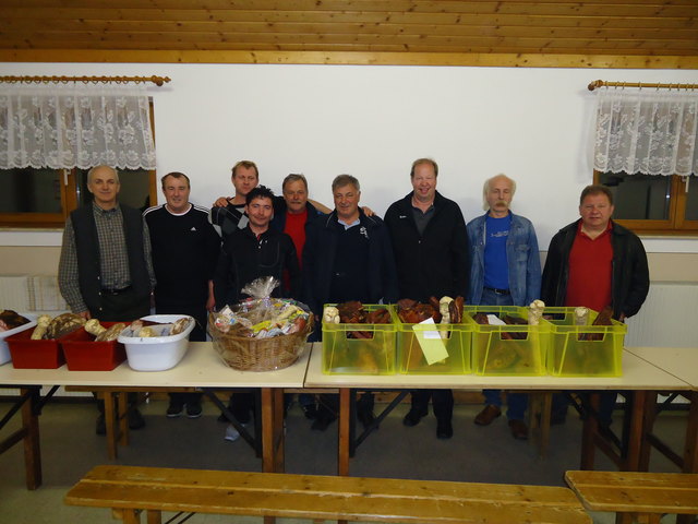 Die Gewinner beim diesjährigen Preisschnapsen.