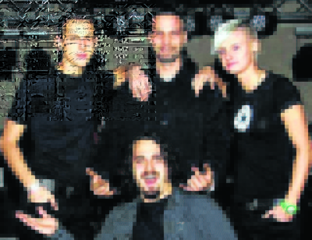 Mit eigenen Liedern und Coversongs auf der Bühne: Kevin Murnig, Stefan Jurtin, Birgit Rutar (von links), Remo Zauchner (vorne)