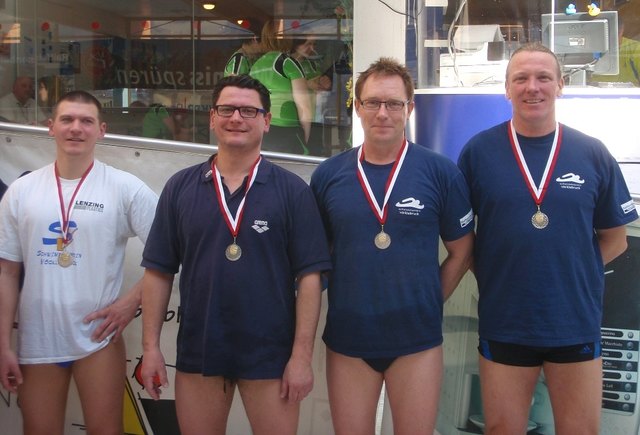 Michael Part, Stephan Part, Markus Brandstötter  und Hans-Jörg Stiper (v.l.) haben es nach wie vor drauf. | Foto: Schwimmverein Vöcklabruck