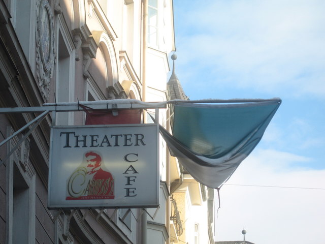 in Caruso´s Theater Café