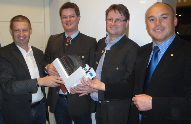 LAbg Harald Trettenbrein, Reinhard und Hubert Schildberger, LAbg Gerald Grebenjak (vo li)
