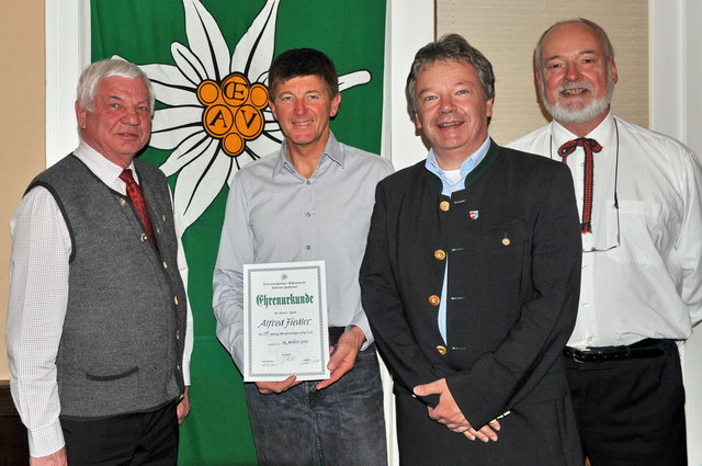 R.Kerschbauer, A.Fiedler, Bgm A. Scheutz, Obmann H. Grill - Foto Frühauf
