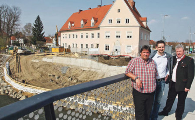 Lokalaugenschein mit Gewerkschafter Josef Muchitsch, Martin Weber und Franz Fassold. Foto: WOCHE