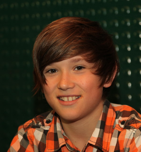 Ein Fußballer bewies beim Geräteturnen seine Vielseitigkeit: Fabian Bubendorfer. 	Foto: WOCHE