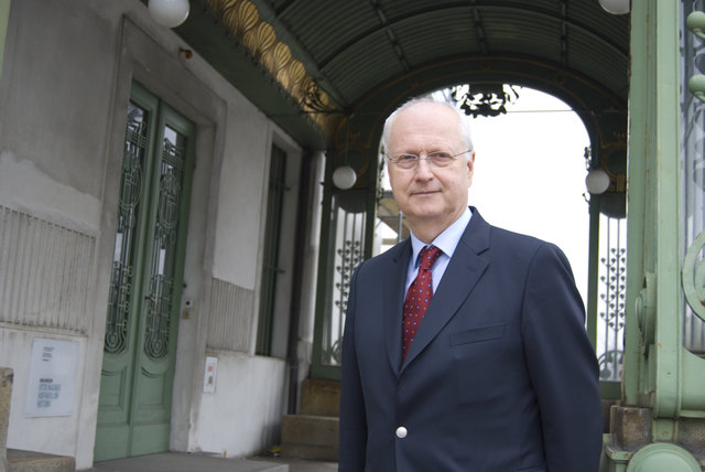VP-Gemeinderat Bernhard Dworak forderte die Sanierung des denkmalgeschützten Otto-Wagner-Baus.