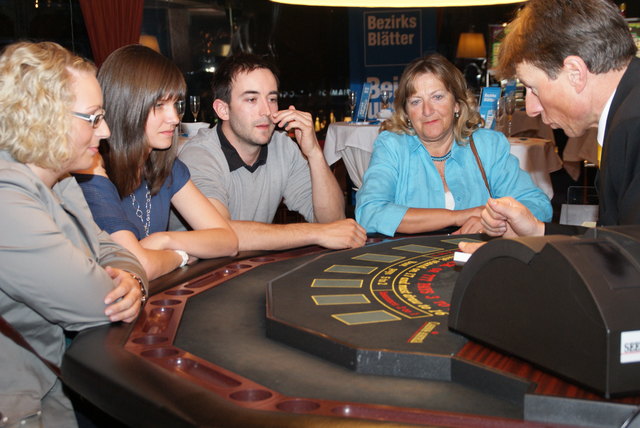 Mit Black Jack Anleitung und dem entsprechenden Pokerface steht dem Spielglück nichts mehr im Wege.