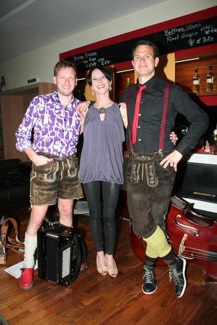 Die Stubaier Freitagsmusig mit Peter und Sonja Margreiter und Hubert Eberl feiert am 13. und 14. Juli 2012 ihr zehnjähriges Bestehen. | Foto: Mair