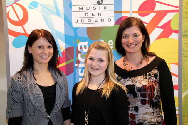 Auch Magdalena Vonolfen (mit Heide-Maria Reisegger, r.) tritt beim Konzert auf. | Foto: LMS Ried