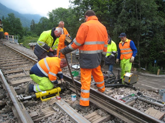 Verschiedenste Bauarbeiten mit Großbaumaschinen werden am Güterbahnhof Hall in Tirol umgesetzt. | Foto: ÖBB