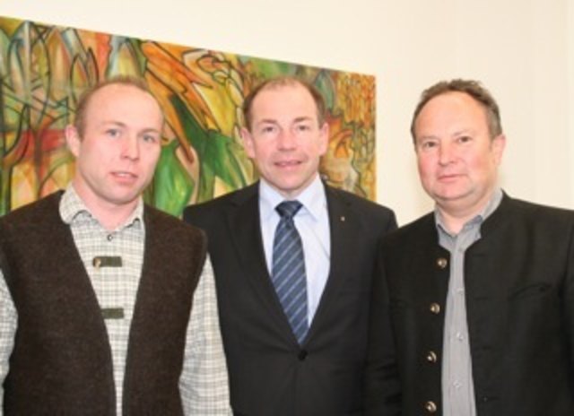 Obmannwechsel: Landesrat Max Hiegelsberger mit Hannes Perner und Werner Freigang.
