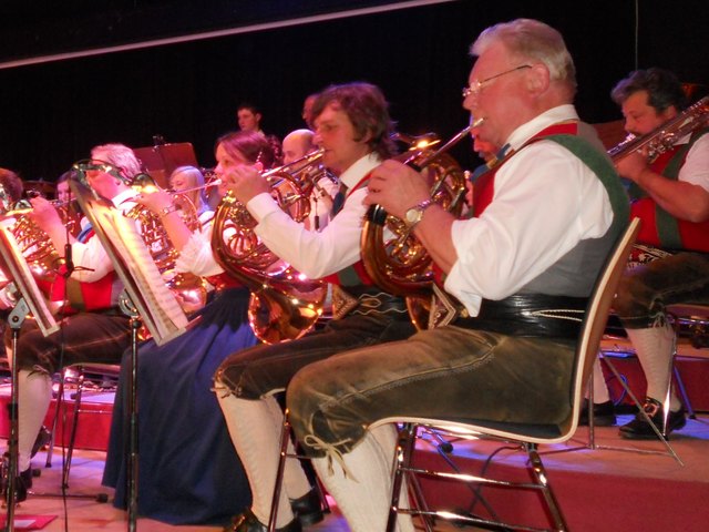 Die Bundesmusikkapelle Erpfendorf lädt am 27. und 28. April zu ihrem Frühjahrskonzert in den Dorfsaal in Kirchdorf ein