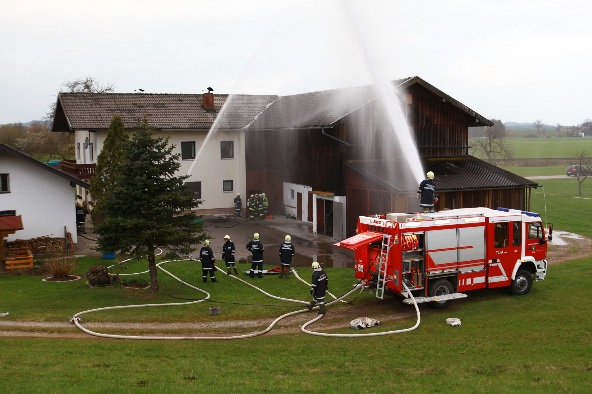 Brennender Stall bei Feuerwehrübung - Braunau