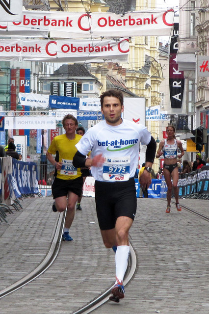 Richard Kloibhofer (vorne) vor der schnellsten Läuferin Österreichs, Andrea Mayr (rechts hinten). | Foto: Privat
