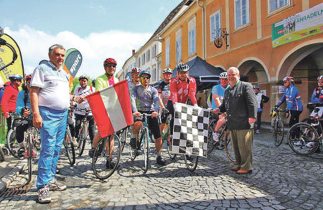 Radfahren bewegt: Josef Jausovec startete die steirische Radsaison offiziell beim großen „Anradeln“ in Bad Radkersburg.	 Foto:  WOCHE