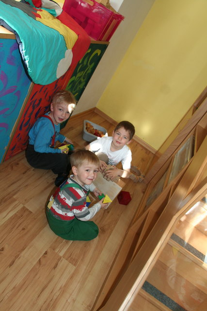 Horn: Im Kindergarten Regenbogen gibt es neue Hochstühle - Horn