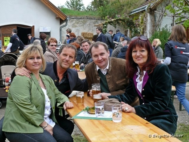 Gut gelaunt: Franz Schmickl, Martina Schmiedbauer (li), Richard Kager, Brigitta Hofbauer