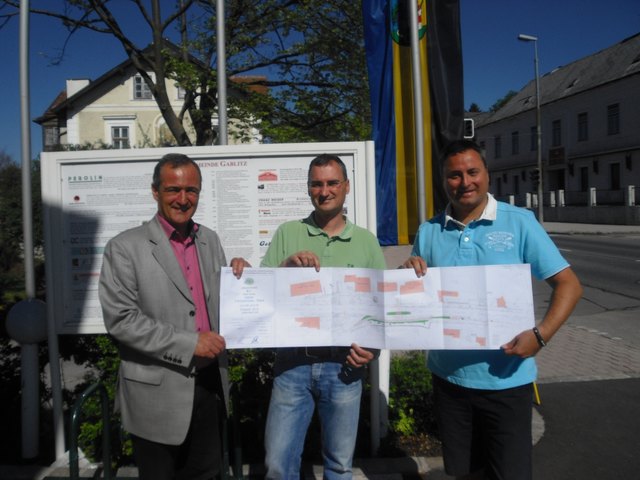Planung für mehr Verkehrssicherheit: Amtsleiter Hannes Fronz, Bauhofleiter Harald Freistetter, Bürgermeister Michael Cech. | Foto: privat