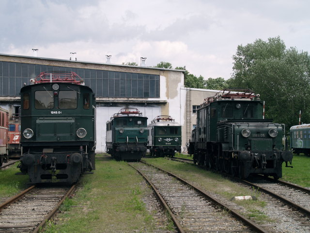 Haus der Begegnung, Strasshof an der Nordbahn, sterreich Frhjahrstreffen in Spanien - Costa de la Luz-ABGESAGT aufgrund der derzeitigen Situation. Oldtimerparade - in Strasshof an der Nordbahn