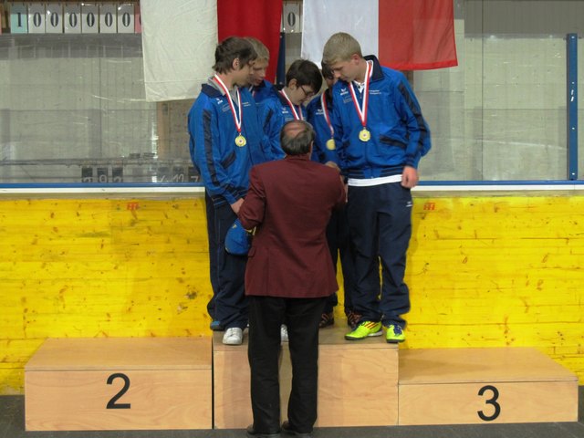 Vizepräsident Alois Leitner ehrt die Sieger SVR. Längenfeld I  Frank Armin, Schöpf Marcel, Holzknecht Ricardo, Holzknecht Marcel, Grüner Felix