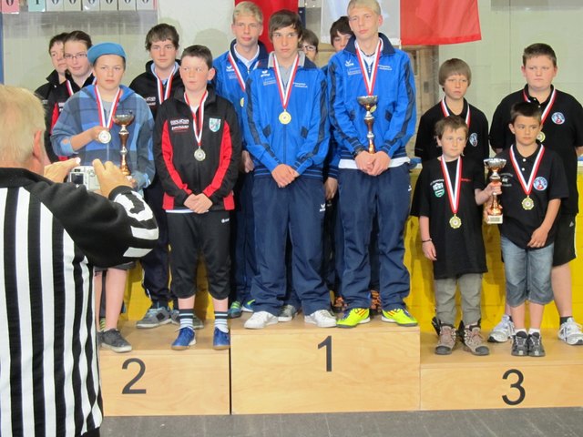 Die Unterland Mitte Auswahl 3* Itter und 1* ESV. Brandenberg macht das Stockerl komplett hinten Schneider Christopher,Strasser Daniel,  vorne Burgstaller Jonas und Seebacher Christoph.