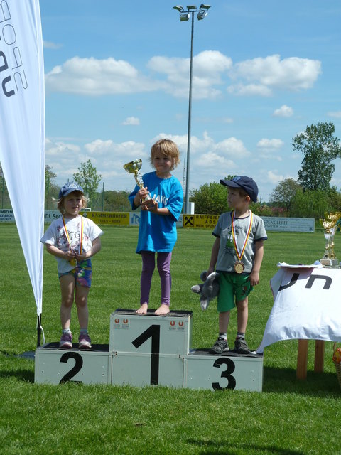 Bambinilauf 300m m. & w.  1.Doblinger Sahra, 2.Anja Steger, 3.Laurenz Hauer