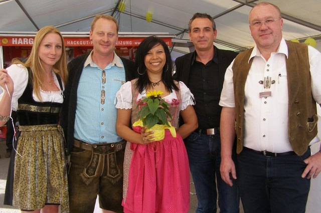 Bei der Hausmesse (v. l. n. r.): Julia Prandstetter, Fritz Födinger, Lucia Födinger, Christian Hechenberger und Hermann Gruber.