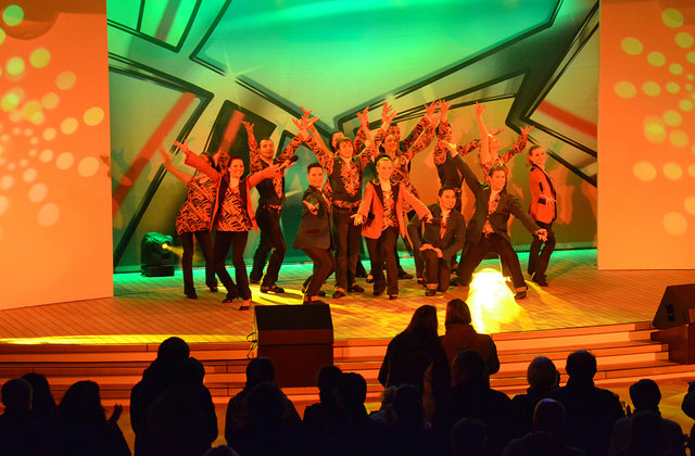 Sail Away Show auf dem Pooldeck