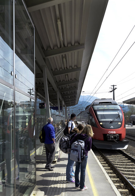 Mit Nahverkehrszügen und Buslinien die ganzen Sommerferien lang mobil sein. | Foto: VVT