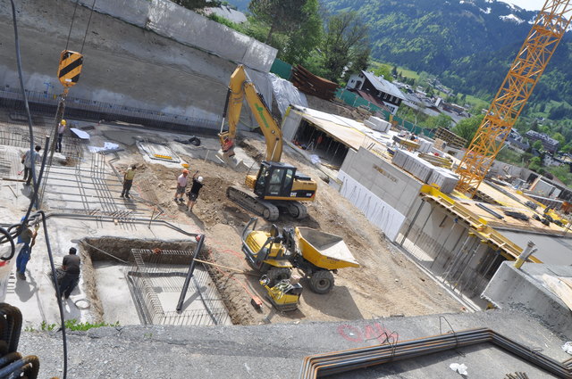 Am neuen Rehazentrum wird bereits mit Hochdruck gebaut.