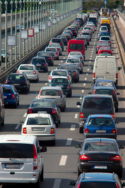 Durch das neue Verkehrskonzept für den Großraum  Linz soll 2025 weniger Autos auf den Straßen unterwegs sein. | Foto: Ondrej Hajek - Fotolia