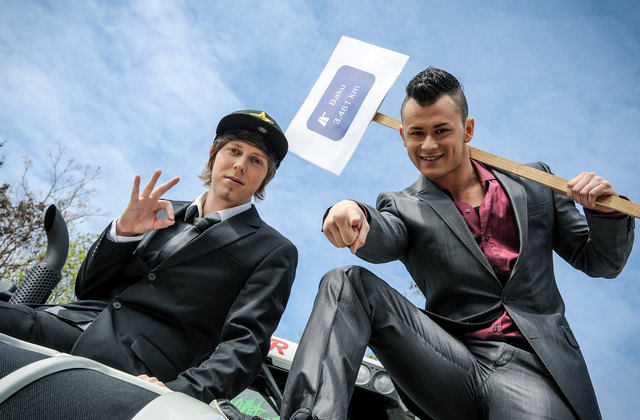 Top-motiviert: Manuel „Manix“ Hoffelner (li.) und Lukas „G-Neila“ Plöchl wollen mit ihrer erfrischenden Art punkten. | Foto: ORF/Leitner