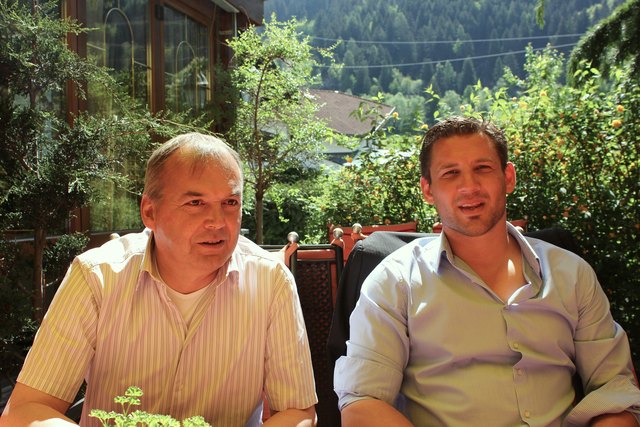 verstehen sich sehr gut: Paul Konrad von der SSAG und Thorsten Habitzl von Volkswagen