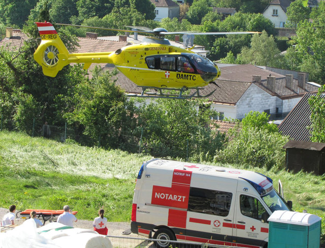 Per Notarzthubschrauber wurde der Jugendliche ins Krankenhaus geflogen. | Foto: Matthäus Heuböck
