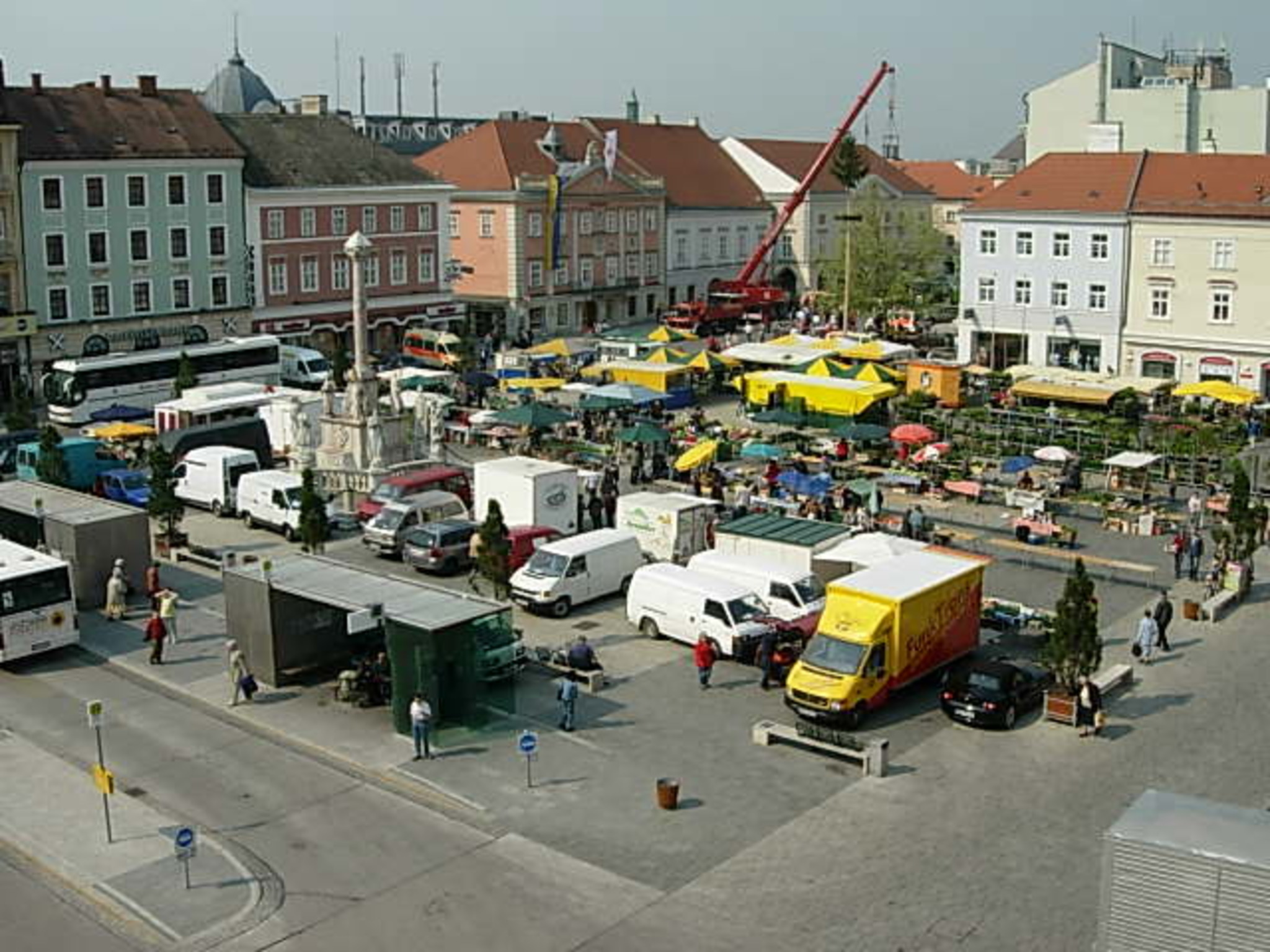 Wiener Neustädter Hauptplatz ist wie eine SchönheitsOP die misslungen