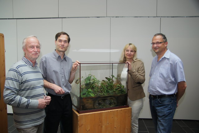 Karl Zimmerhackl. Karl Eder, Bezirkshauptfrau Wilbirg Mitterlehner und Walter Koller vom Fischerreirevier Rohrbach wollen gemeinsam die Flussperlmuschel im Bezirk vor dem Aussterben retten.