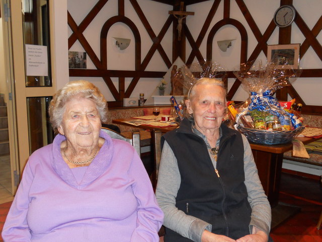 Im Erpfendorfer Seniorenwohnheim feierten Christel Larcher und Barbara Grander ihren 90. bzw. 85. Geburtstag