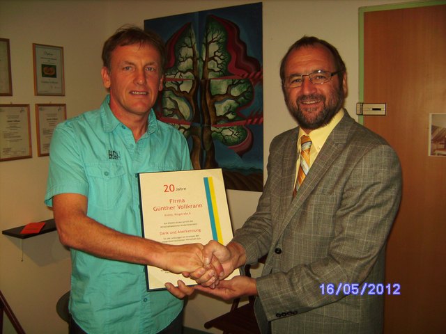 Masseur Günther Vollkrann mit Gottfried Wieland (WKNÖ).